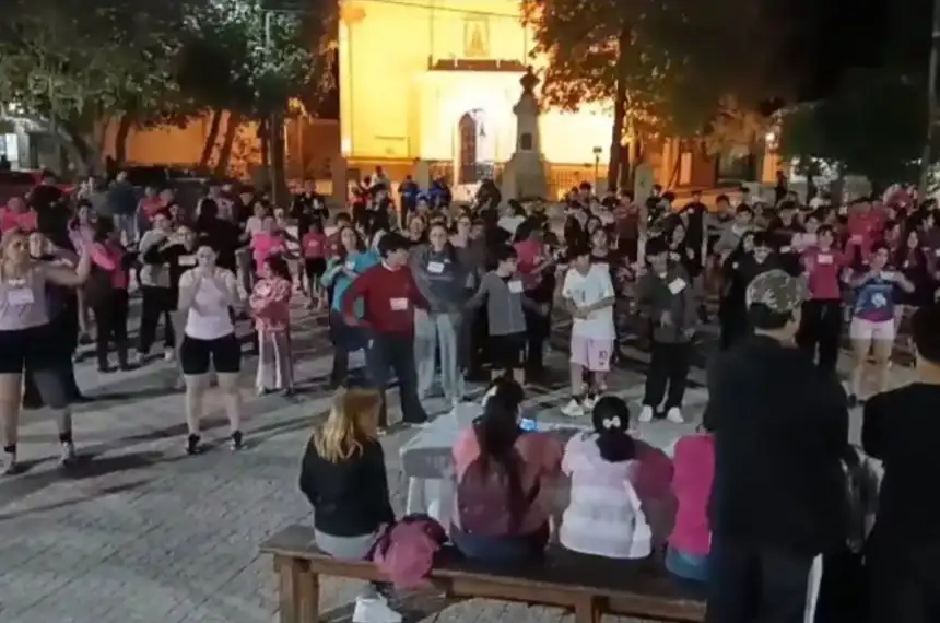 ¡300 corredores unen fuerzas en Loreto para la lucha contra el cáncer de mama!