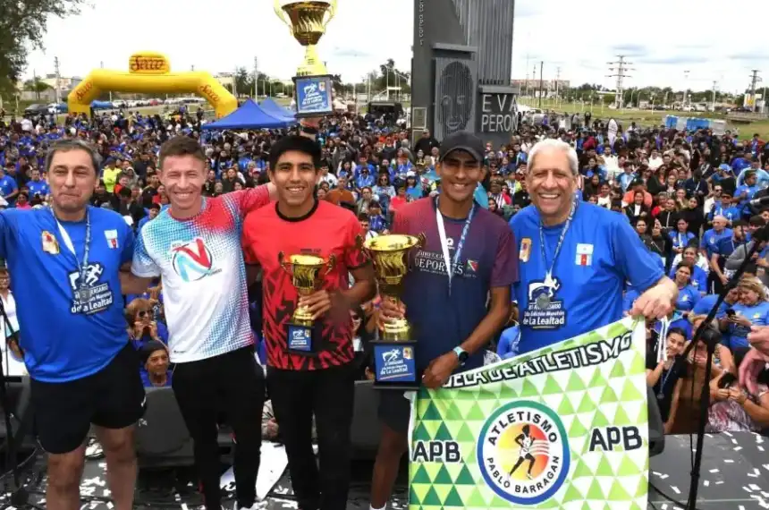 ¡5,500 corredores cruzan Santiago del Estero en la Maratón de la Lealtad!