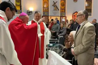 65 años de amor y fe: la familia salteña celebra su boda con hijos sacerdotes y directora de coral