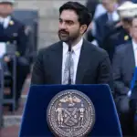 Alcalde Mamdani Ataca a ICE Tras Video sobre Derechos Migratorios