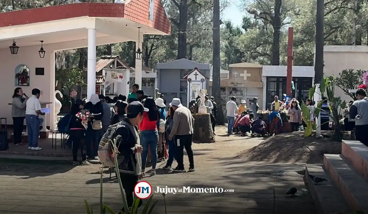 ¡Alerta en Jujuy! Tráfico bloqueado y rutas cambiadas por la venta de ofrendas del Día de los Fieles Difuntos