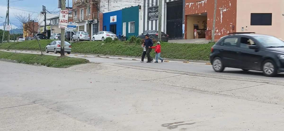 ¡Alerta en la Avenida Balbín! Vecinos exigen semáforos y seguridad tras fatalidades