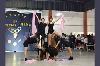 ¡Alumnos del Colegio Segundo Mariano Ávila brillan en su espectacular muestra de Educación Física!