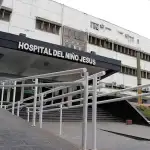 Árbol cae en fiesta de cumpleaños en Santa Ana: niña de 11 años en terapia intensiva