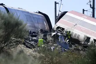 Audios de la torre de control exponen fallos críticos en el choque de trenes en España