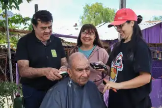 Barranqueras entrega ayuda integral y vacunas a familias del Arenal tras crecida del río