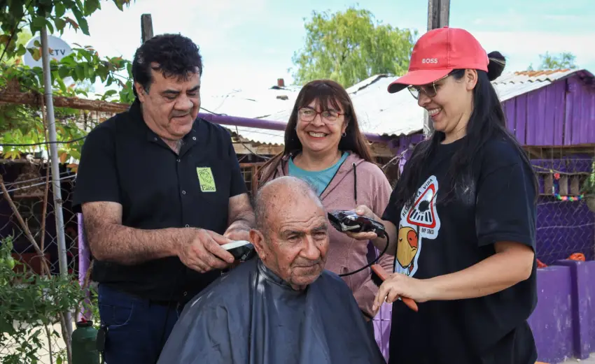Barranqueras entrega ayuda integral y vacunas a familias del Arenal tras crecida del río