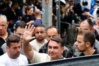 Bolsonaro se presenta en Río de Janeiro y proclama que ha llegado el momento de cambiar el rumbo del país