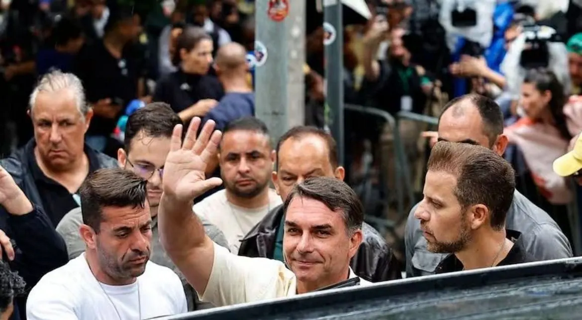 Bolsonaro se presenta en Río de Janeiro y proclama que ha llegado el momento de cambiar el rumbo del país