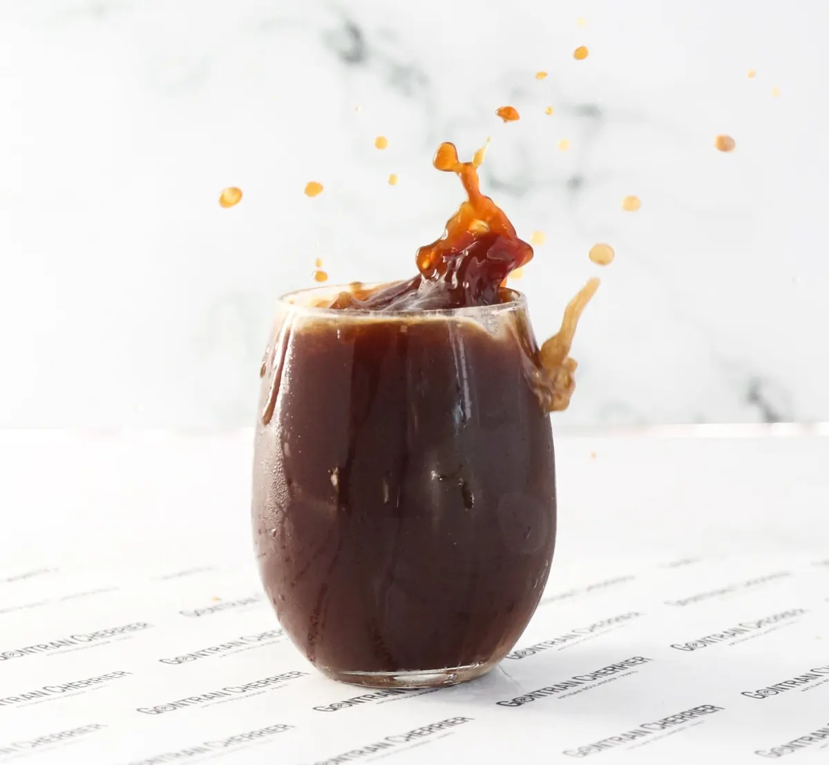 Café helado: la bebida que dividió a dos generaciones
