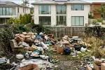 Casa de $1.3M en Los Ángeles se convierte en depósito de basura: vecinos exigen acción