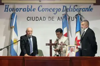 Castro renueva su mandato en Añatuya, promete continuidad