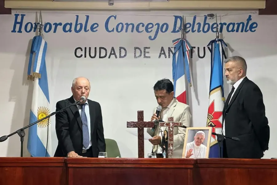 Castro renueva su mandato en Añatuya, promete continuidad