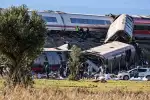 Choque de trenes de alta velocidad en España deja al menos 50 muertos y cientos de heridos