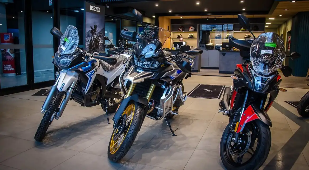 Cumbre Motors lanza descuentos de hasta el 11% en toda su gama de motos
