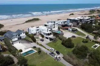 ¿Dónde rentar en verano? Descubre las ciudades costeras que maximizan tu rentabilidad