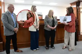 Elsa Ayosa, pionera de la TV chaqueña, recibió el homenaje de la Legislatura