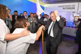 Gobernador Jaldo entrega escrituras a familias y abre obras en Banda del Río Salí