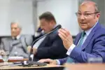Juez Salmain destituido por unanimidad y enfrenta posible detención tras revelación de sobornos en 2002