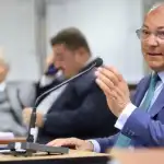 Juez Salmain destituido por unanimidad y enfrenta posible detención tras revelación de sobornos en 2002