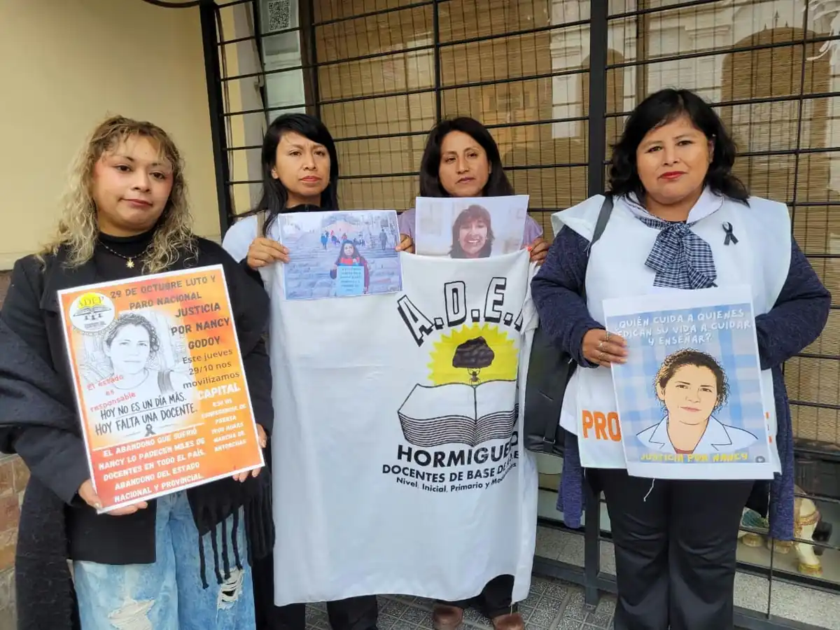 Jujuy arde: maestros marchan por justicia tras femicidio rural