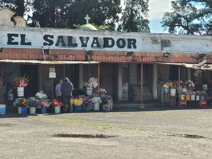 Jujuy: Servicios de transporte y cementerios ajustados por el Día de los Fieles Difuntos