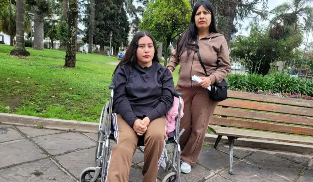 Justicia en espera: dos mujeres en moto quedan gravemente heridas tras atropello en Alto Comedero