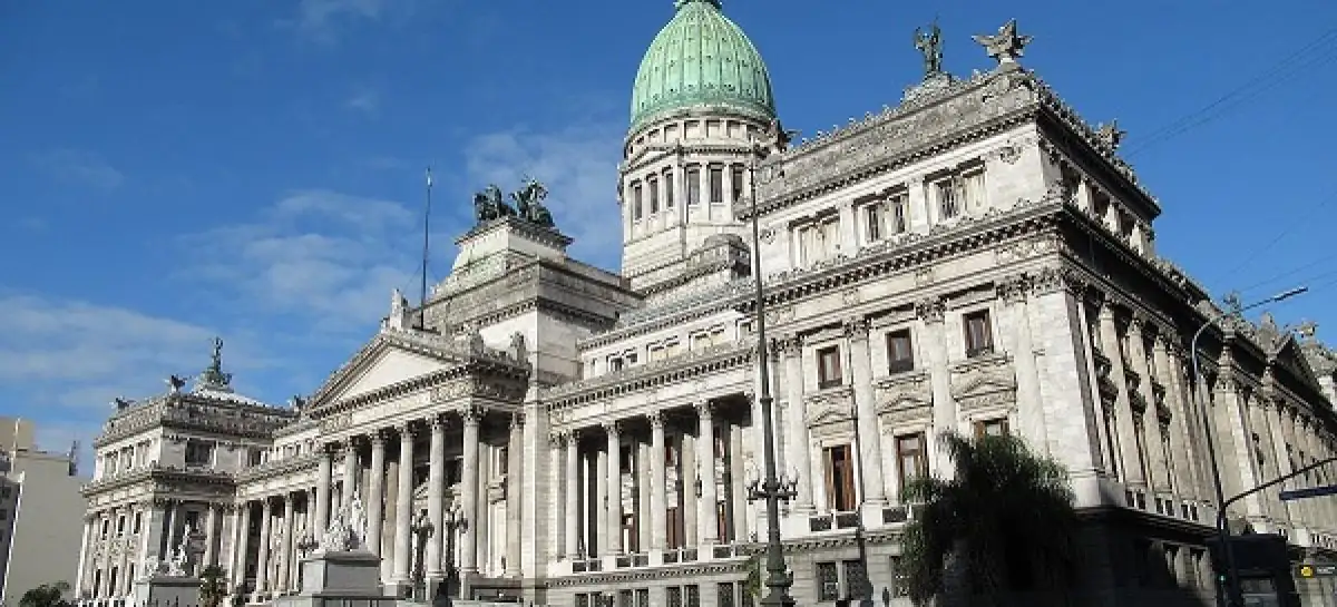LlA reestructura su bancada: Claudia López al Senado y Celeste Maidana a la Legislatura
