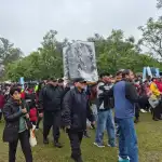Lluvia no detiene la fe: jóvenes de Jujuy siguen la peregrinación en Río Blanco