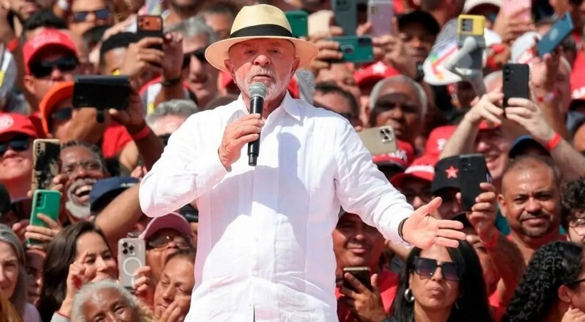 Lula gana segunda presidencia gracias al boom de su canal de WhatsApp