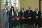 Mario Benavente juramentó a su nuevo gabinete municipal en la Capital