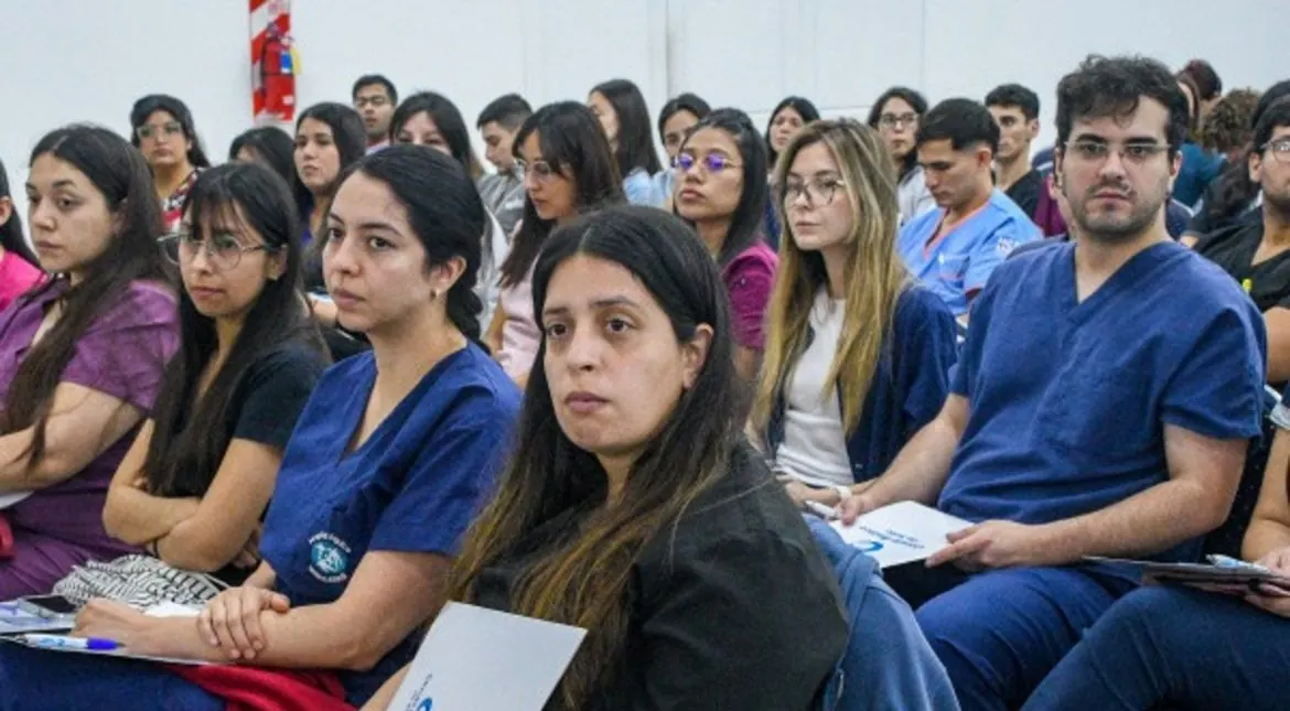 Médicos en crisis: 50 % de atrasos en honorarios amenazan la atención sanitaria
