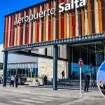 Milei aterriza en Salta tras visita a Catamarca antes de regresar a BA
