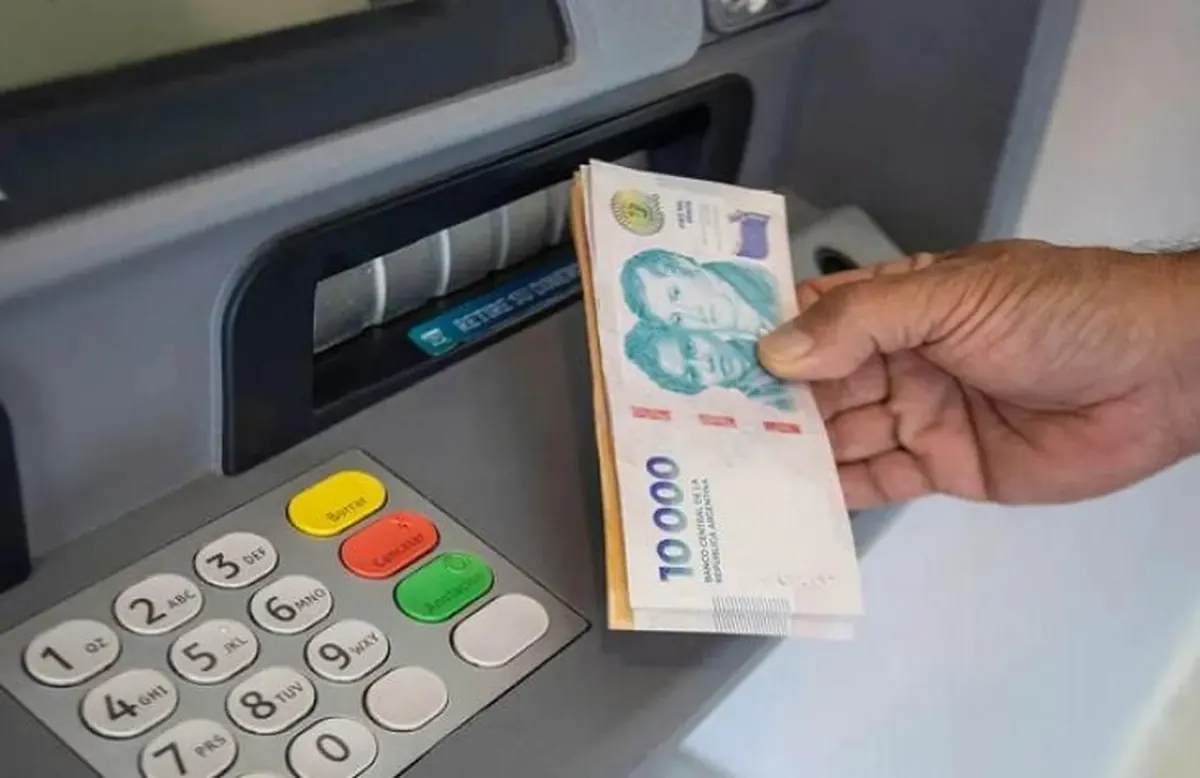 Pago de sueldos estatales de octubre ya está en marcha: ¿qué agencias reciben el dinero primero?
