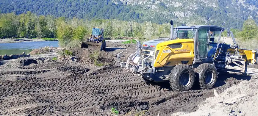 Pampa Linda recuperará conectividad con un puente Bailey tras la crecida del río Manso