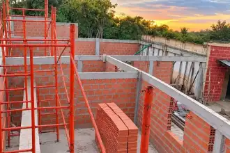 Pequeños apicultores de Santa Victoria Este buscan 30 millones para completar sala de extracción de miel