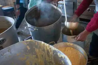 Perico reabre su comedor y atiende a 100 personas diarias