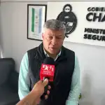 Prisioneros fabrican camas para víctimas de la crecida: el gobernador impulsa un cambio de paradigma