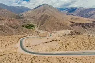 Ruta 52 bajo fuego: Purmamarca exige emergencia vial mientras la minería devasta caminos