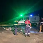 Tragedia en San Pedro: joven de 21 años muere en choque frontal entre motocicleta y camioneta